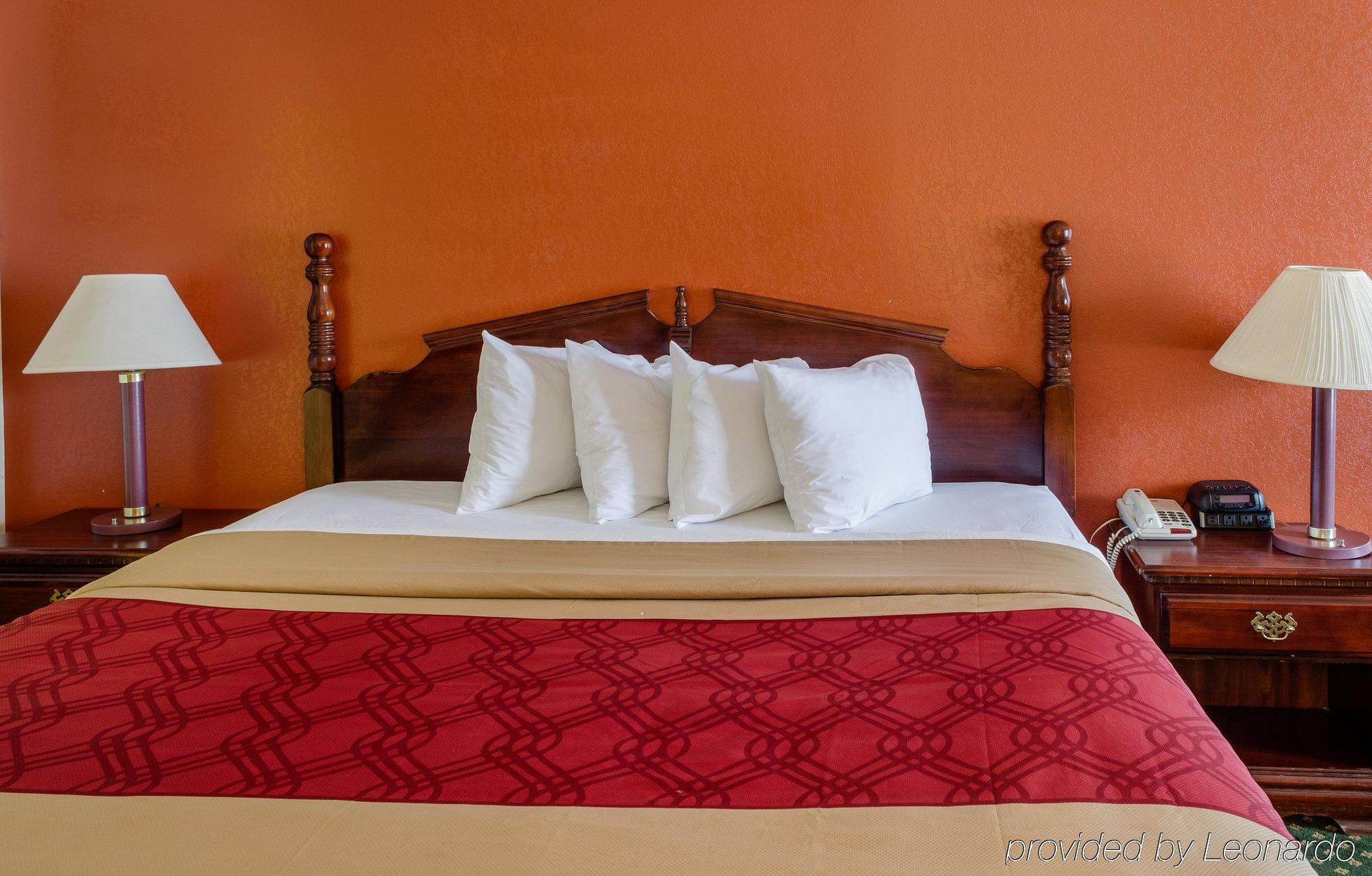 Econo Lodge Inn & Suites Філадельфія Екстер'єр фото
