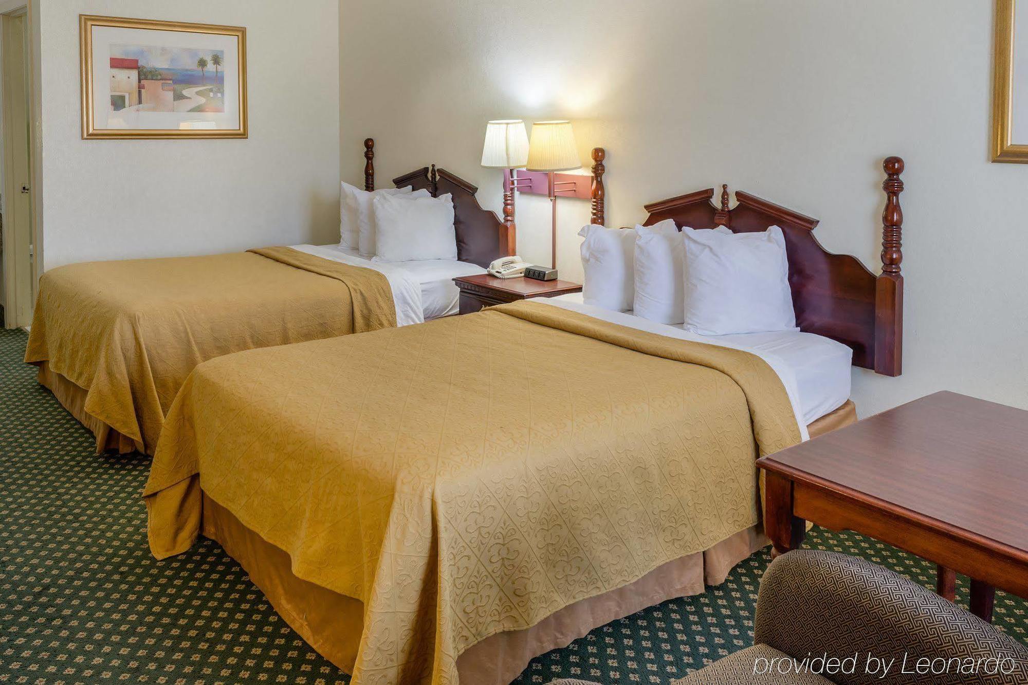 Econo Lodge Inn & Suites Філадельфія Екстер'єр фото